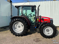 Tractor / Trekker Massey Ferguson 4710 M Dyna-2 Essential