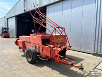Persen / Balenpers / Pakkenpers Deutz-Fahr HD560