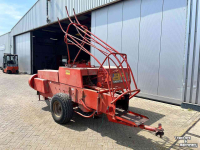 Persen / Balenpers / Pakkenpers Deutz-Fahr HD560