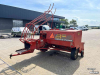 Persen / Balenpers / Pakkenpers Deutz-Fahr HD560