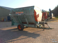 Voermengwagen Vertikaal Storti voermengwagen