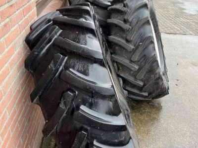 Wielen, Banden, Velgen & Afstandsringen Mitas AC70 520/70R38 en 420/70R28 wielen