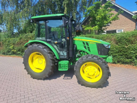 Tractor / Trekker John Deere 5075 E