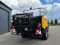 Persen / Balenpers / Pakkenpers New Holland BIGBALER 1270 PLUS BigBaler 1270 Plus CropCutter Vierkante balenpers