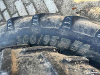 Wielen, Banden, Velgen & Afstandsringen BKT 300/95R52 en 270/95R36