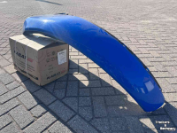 Diverse gebruikte onderdelen New Holland T4.75S Rechter spatbord 48078950