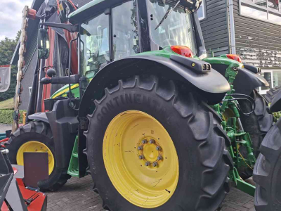 Tractor / Trekker John Deere 6100m