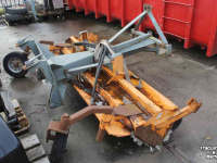 Veegmachine Bema 2300 veegmachine Bema 25 met driepunt en Ahlmann shovel aansluiting rolbezem rolveger