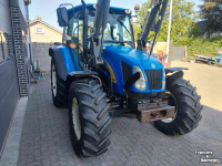 Tractor / Trekker New Holland T5050 met voorlader