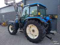 Tractor / Trekker New Holland T5050 met voorlader
