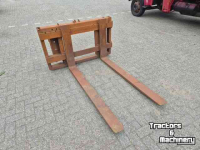 Palletframes  Palletbord met vorken.