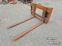 Palletframes  Palletbord met vorken.
