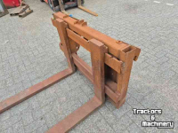 Palletframes  Palletbord met vorken.