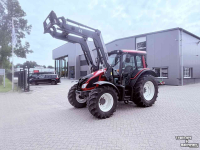 Tractor / Trekker Valtra N103 Hitech5 met voorlader