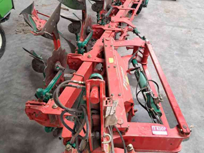 Ploegen Kverneland KKEO-100-300 ploeg