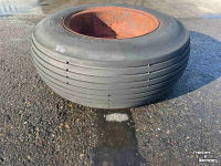 Wielen, Banden, Velgen & Afstandsringen  10.0/75-15 band met velg