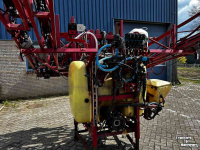 Gedragen Veldspuit Hardi LZY800 Gedragen Veldspuit met fronttank