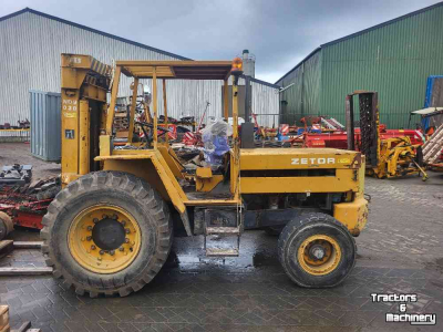 Ruwterrein-heftruck Zetor N9-030