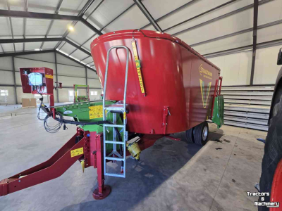 Voermengwagen Vertikaal Strautmann Voerwagen
