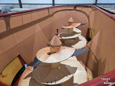 Voermengwagen Vertikaal Strautmann Voerwagen