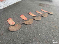 Maaier Lely slijtdelen / schotels /  glijsloffen / slijtplaten Lely