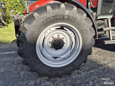 Tractor / Trekker Massey Ferguson 4235 Dyna-Shift