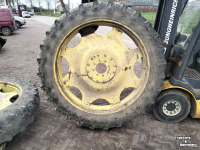 Wielen, Banden, Velgen & Afstandsringen  300/95R46 steek 140/205/8
