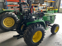 Smalspoor tractor John Deere 3025E