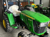 Smalspoor tractor John Deere 3025E