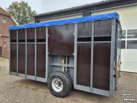 Overige landbouwtransportmachines en toebehoren  Veewagen 4x2m hydraulisch zakken heffen