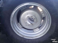Wielen, Banden, Velgen & Afstandsringen BKT 600/65R38 - 380/85R28