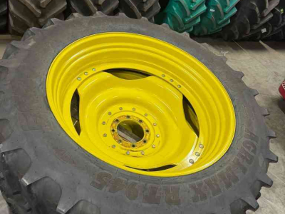 Wielen, Banden, Velgen & Afstandsringen  380/90R46  &  380/85R30