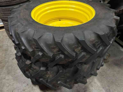 Wielen, Banden, Velgen & Afstandsringen  380/90R46  &  380/85R30