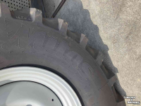 Wielen, Banden, Velgen & Afstandsringen Mitas 680/85R32