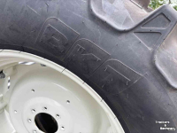 Wielen, Banden, Velgen & Afstandsringen BKT Agrimax Banden 480/70R34 en 380/70R24 Verstelbare Velgen