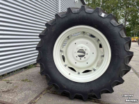 Wielen, Banden, Velgen & Afstandsringen BKT Agrimax Banden 480/70R34 en 380/70R24 Verstelbare Velgen