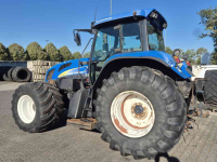 Tractor / Trekker New Holland TVT 145 Met Fronthef, Motor defect