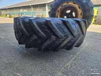 Wielen, Banden, Velgen & Afstandsringen  Dubbellucht naast 20.5R25. Shovel