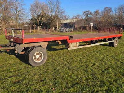Vierwielige wagen / Landbouwwagen  Balenwagen / Platte wagen / landbouwaanhanger