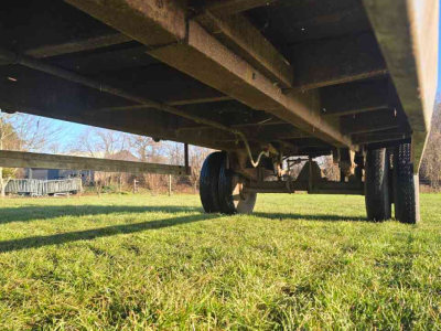 Vierwielige wagen / Landbouwwagen  Balenwagen / Platte wagen / landbouwaanhanger