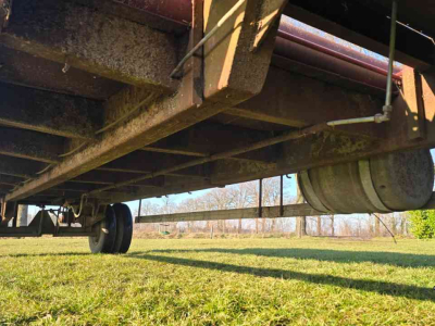 Vierwielige wagen / Landbouwwagen  Balenwagen / Platte wagen / landbouwaanhanger