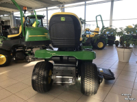 Zitmaaier John Deere X370