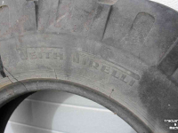 Wielen, Banden, Velgen & Afstandsringen Pirelli Veith 7.50-16 (7.50x16) Lug-ring trekkerband voorband tractorband