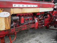 Tractor / Trekker International Farmall 560