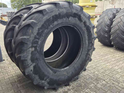 Wielen, Banden, Velgen & Afstandsringen Vredestein 710/75R38 Traxion XXL banden 9/19mm