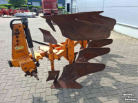 Ploegen Huard 3 schaar wentel ploeg