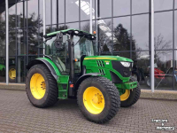 Tractor / Trekker John Deere 6125R   Geveerde vooras en cabine !