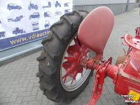 Tractor / Trekker  Mc Cormick Farmall F12