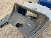 Gebruikte onderdelen van tractoren New Holland 55-56 motorkap + delen gebruikt