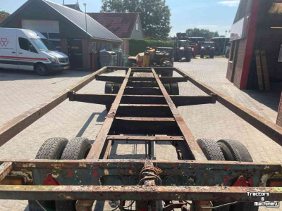 Vierwielige wagen / Landbouwwagen  Platte wagen diversen
